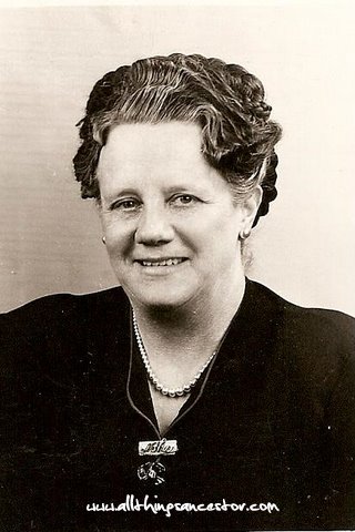 Clara Lzina Barker 1948